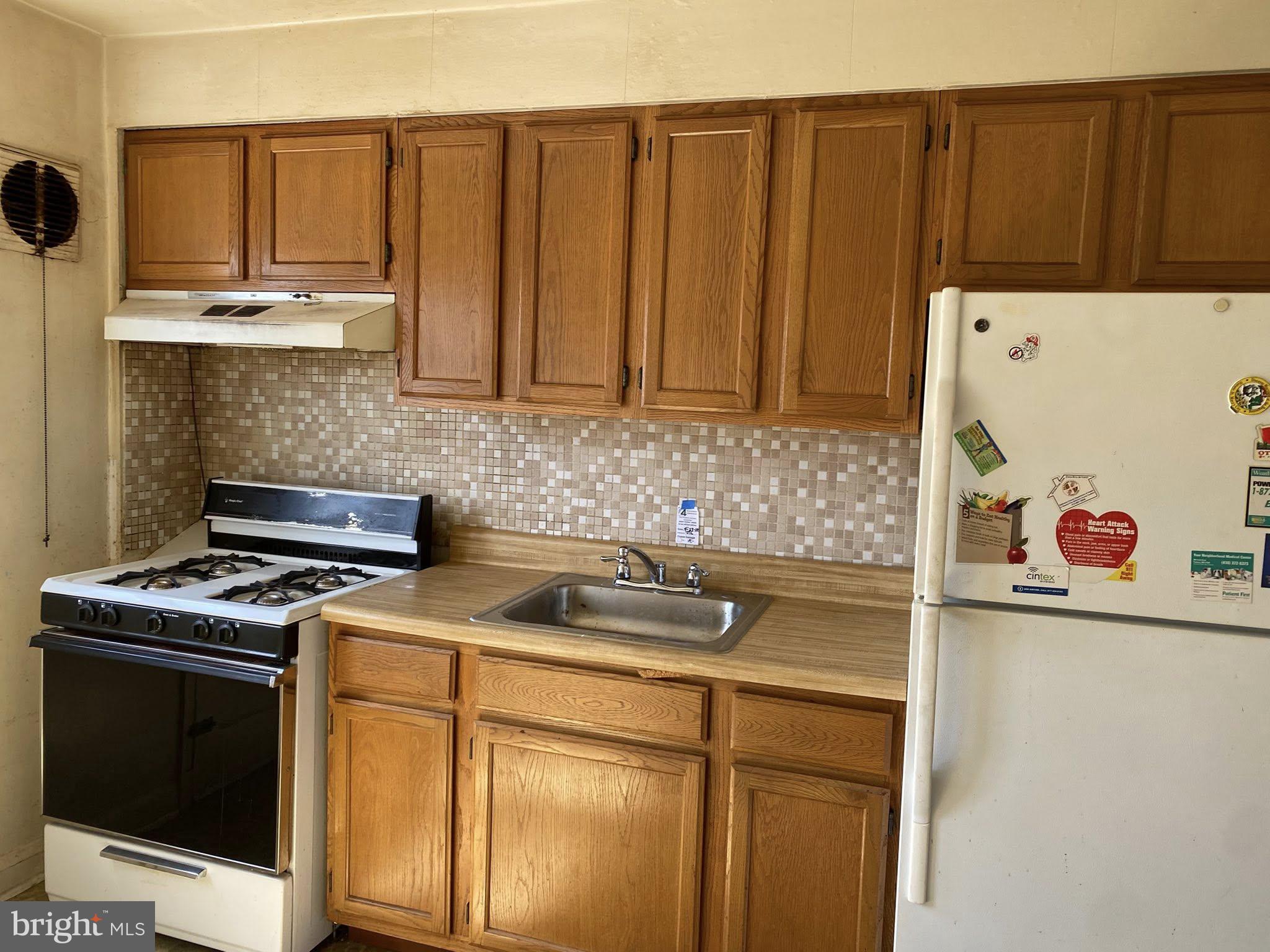 CHINQUAPIN PARK - Residential