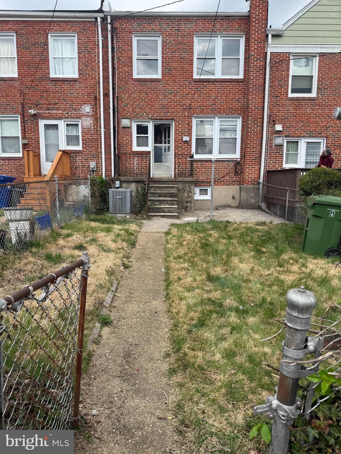 CHINQUAPIN PARK - Residential