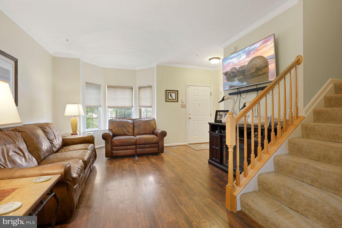 AUTUMN RUN - Residential