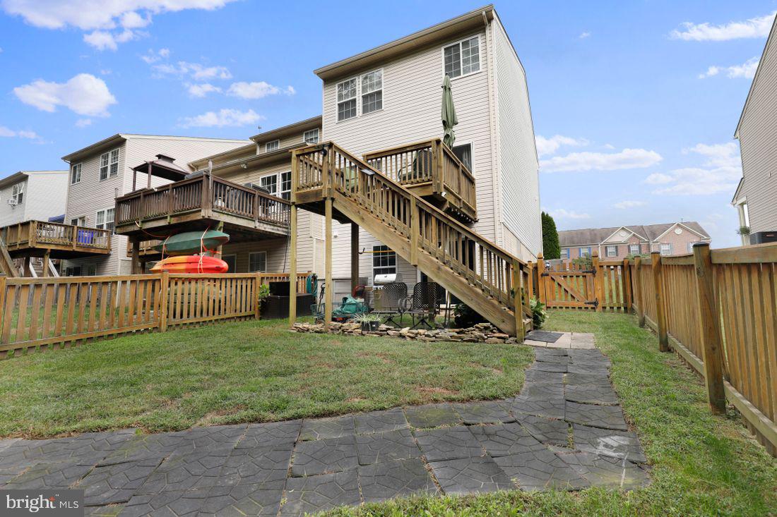 AUTUMN RUN - Residential