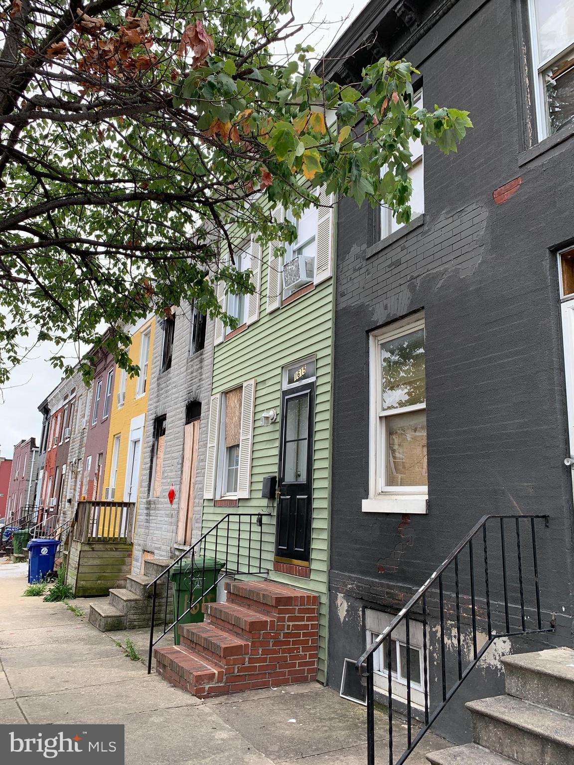 Great for a homeowner or investor...recently rented to Section 8 tenant for $1421…do the math!
NOT AN AUCTION, NOT A SHORT SALE, NOT A BANK OWNED, NOT A FORECLOSURE, NOT WHOLESALING---QUICK AND EASY. All reasonable offers considered. ALARM on property! Be sure to see ALARM instructions in Showingtime!