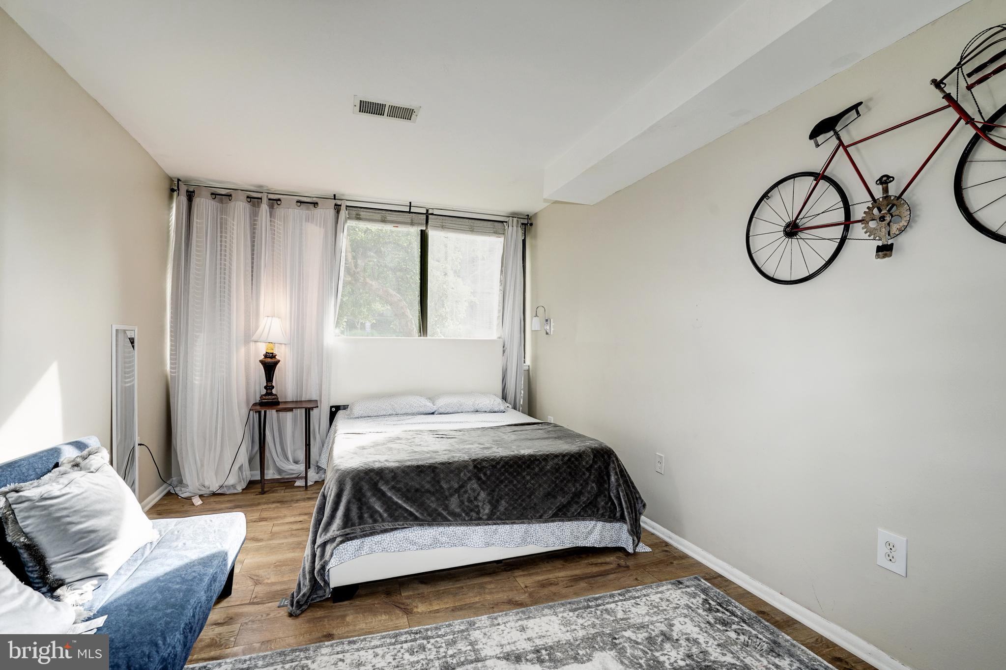 WEST END - Residential