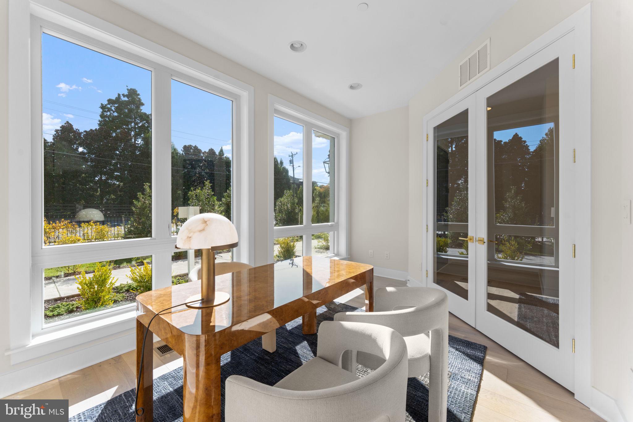 CHAIN BRIDGE - Residential