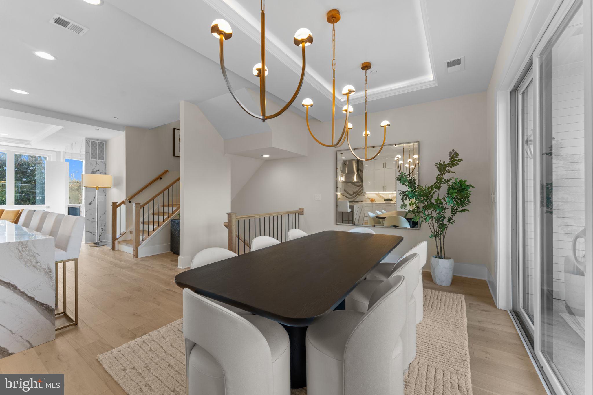 CHAIN BRIDGE - Residential