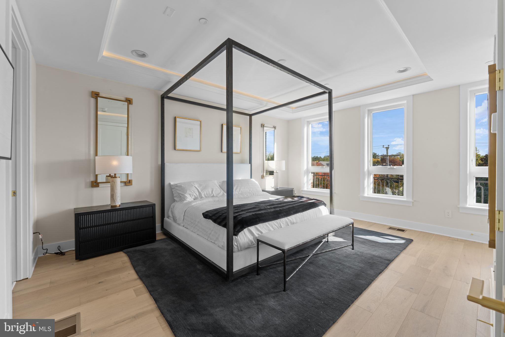 CHAIN BRIDGE - Residential