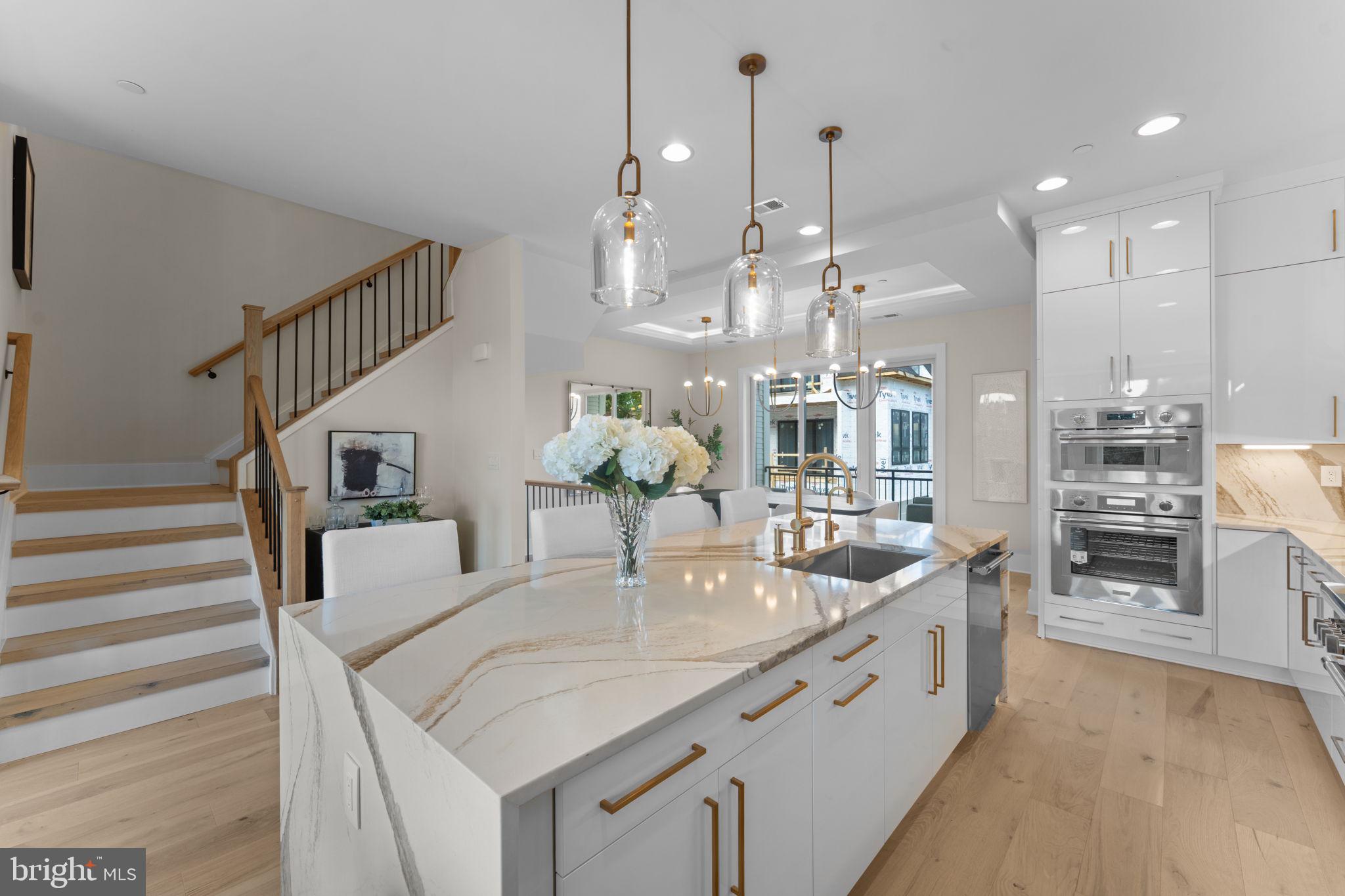 CHAIN BRIDGE - Residential