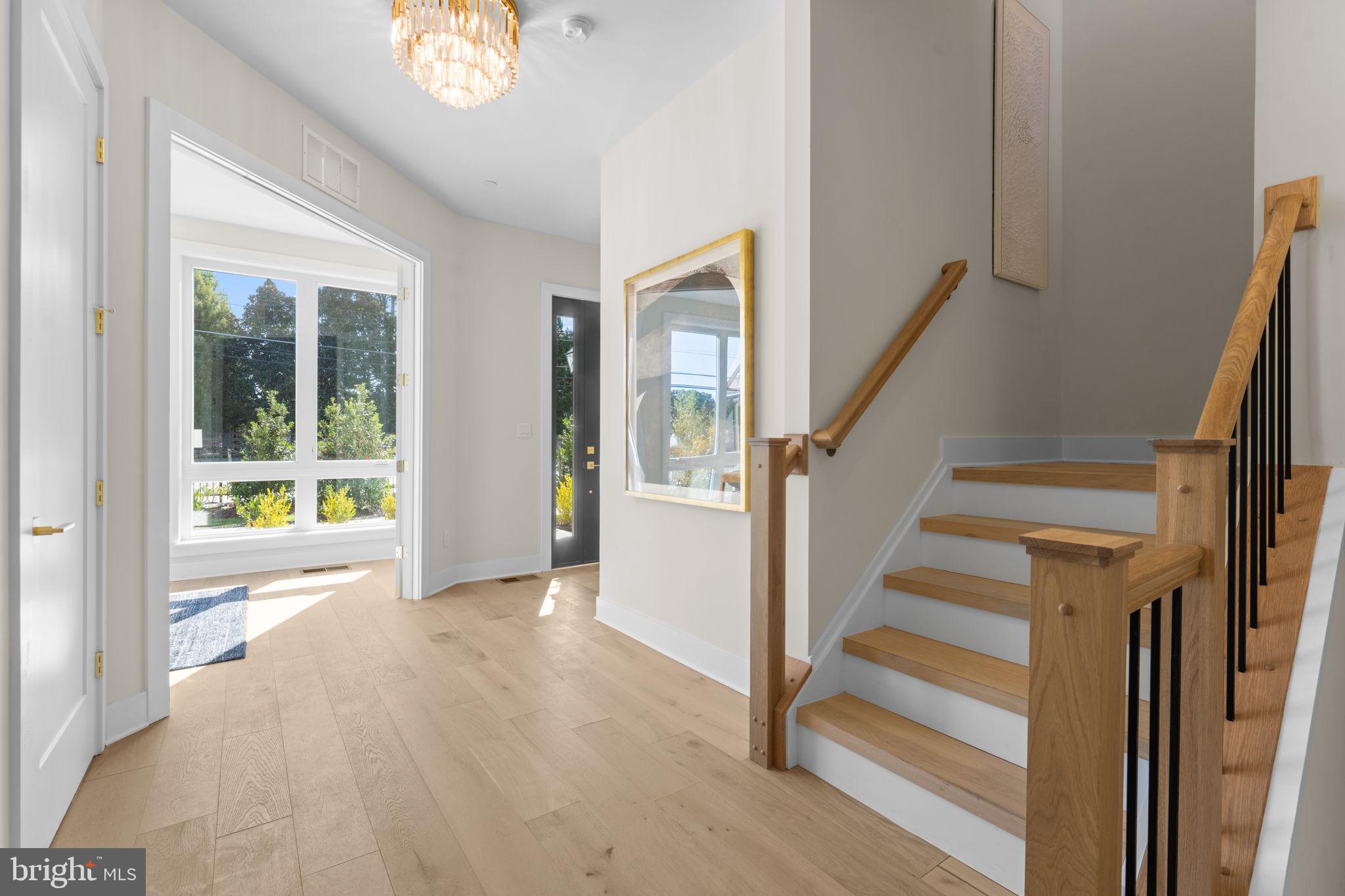 CHAIN BRIDGE - Residential