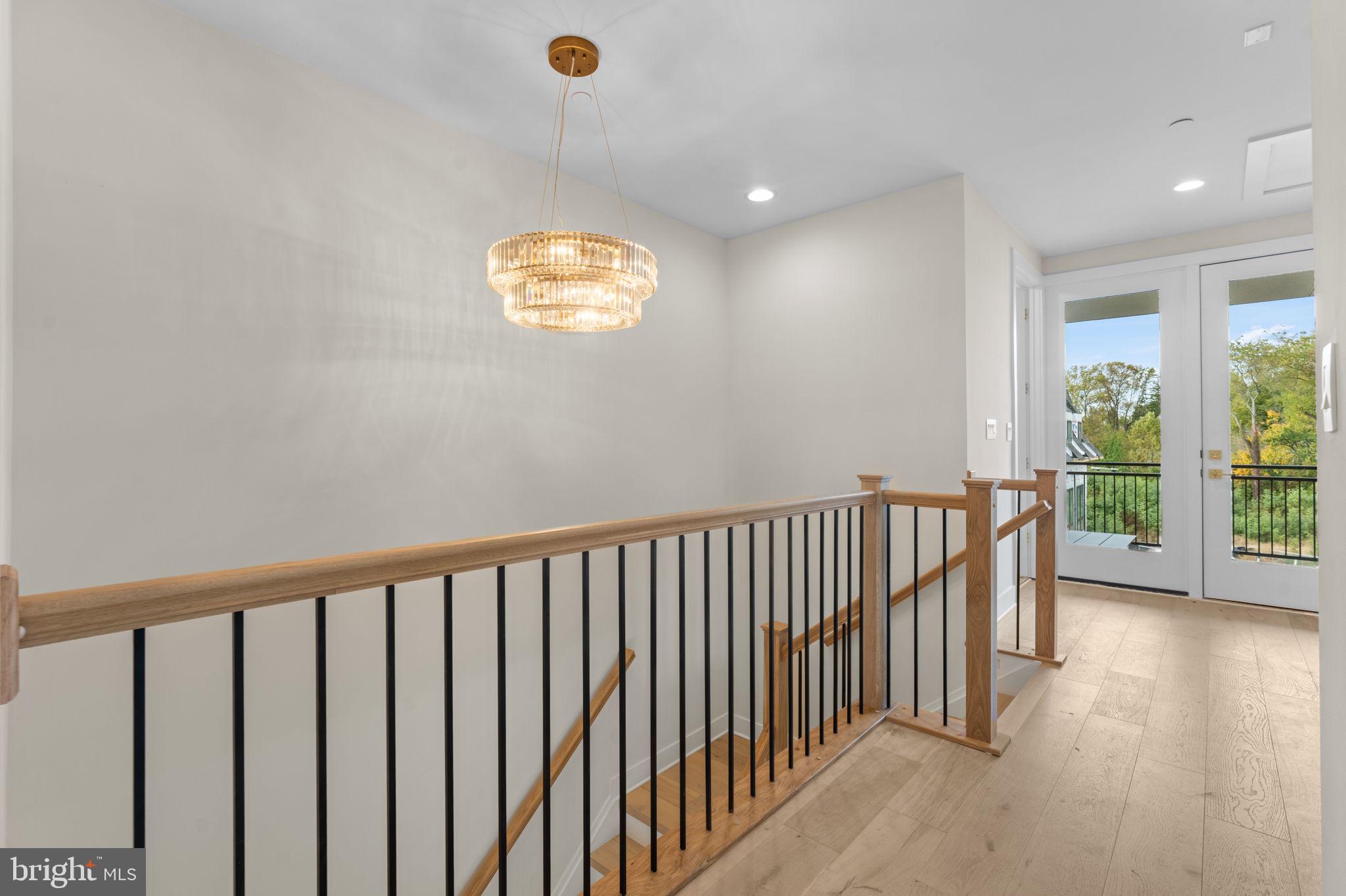 CHAIN BRIDGE - Residential