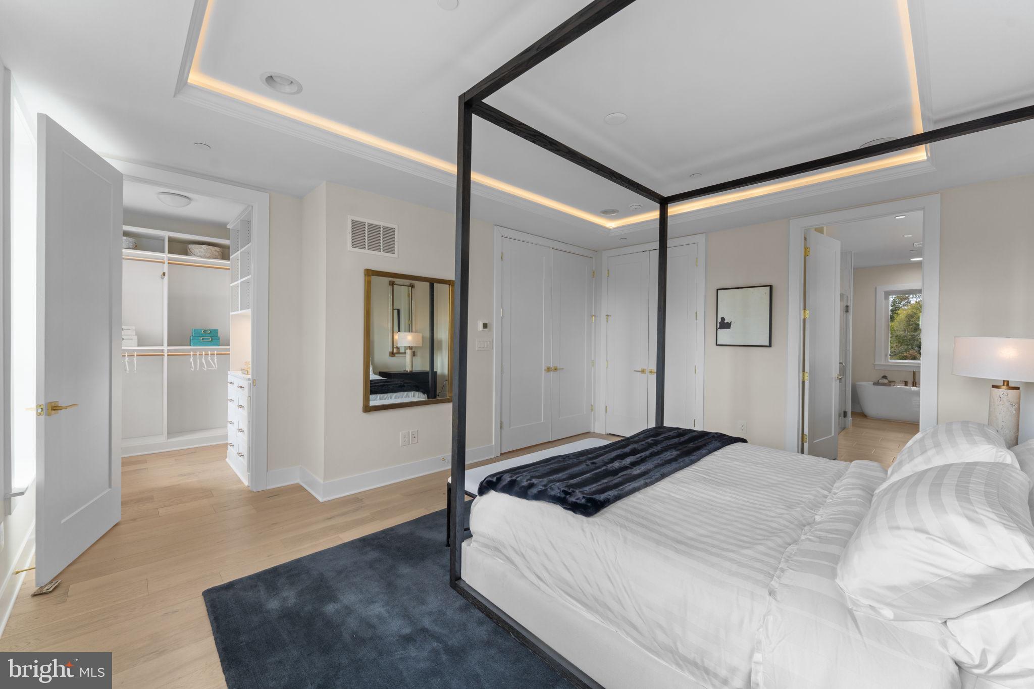 CHAIN BRIDGE - Residential