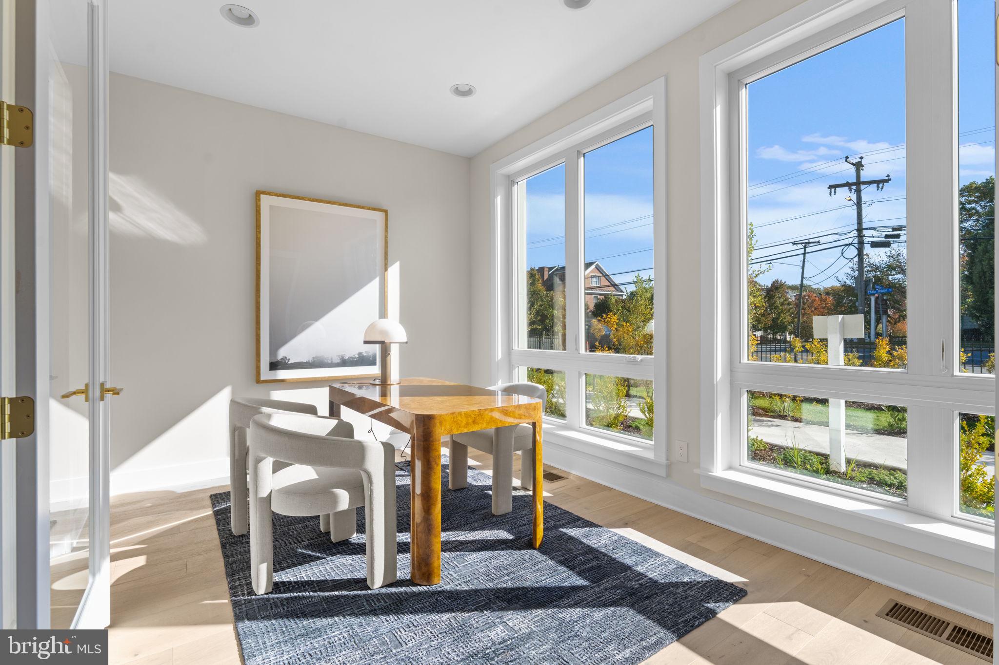 CHAIN BRIDGE - Residential