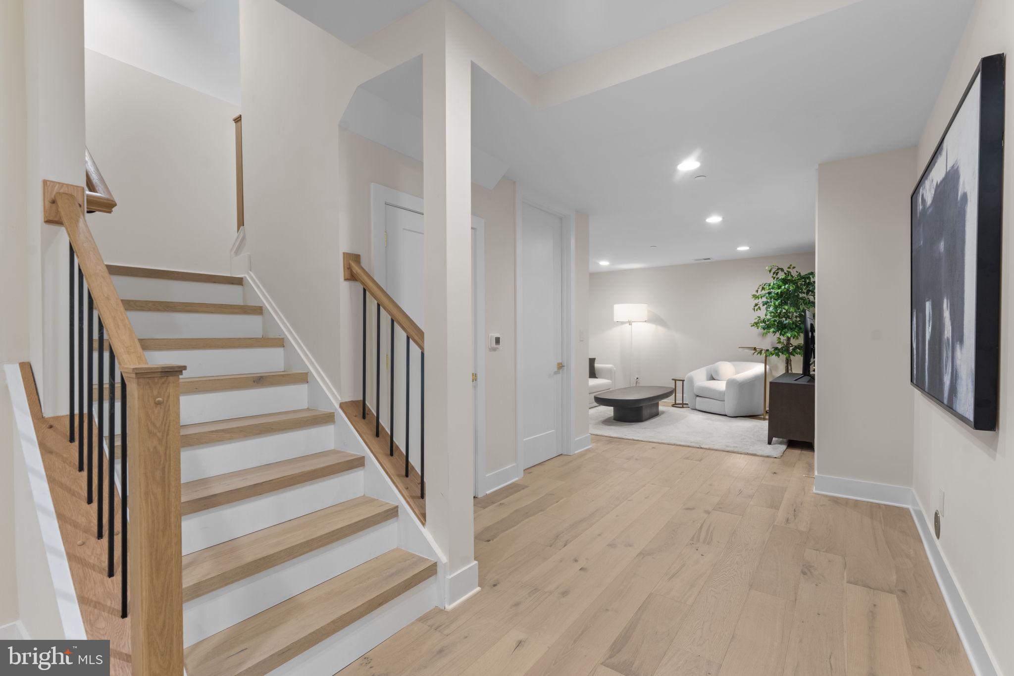 CHAIN BRIDGE - Residential