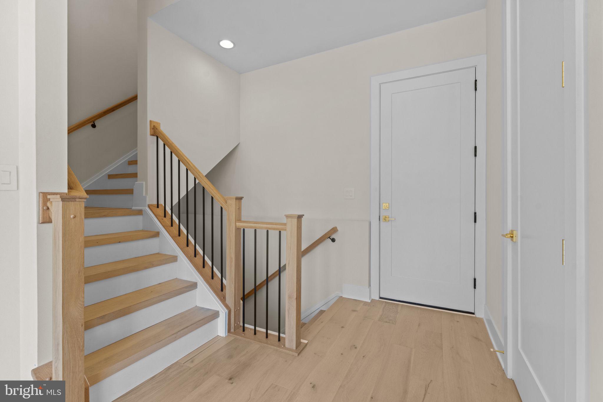 CHAIN BRIDGE - Residential