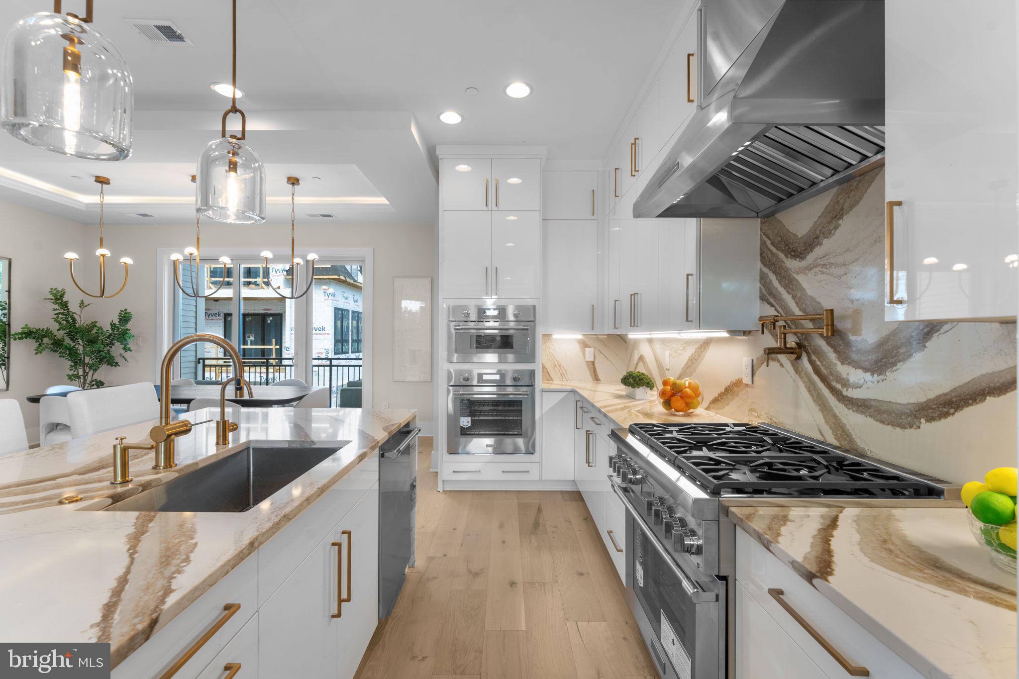 CHAIN BRIDGE - Residential