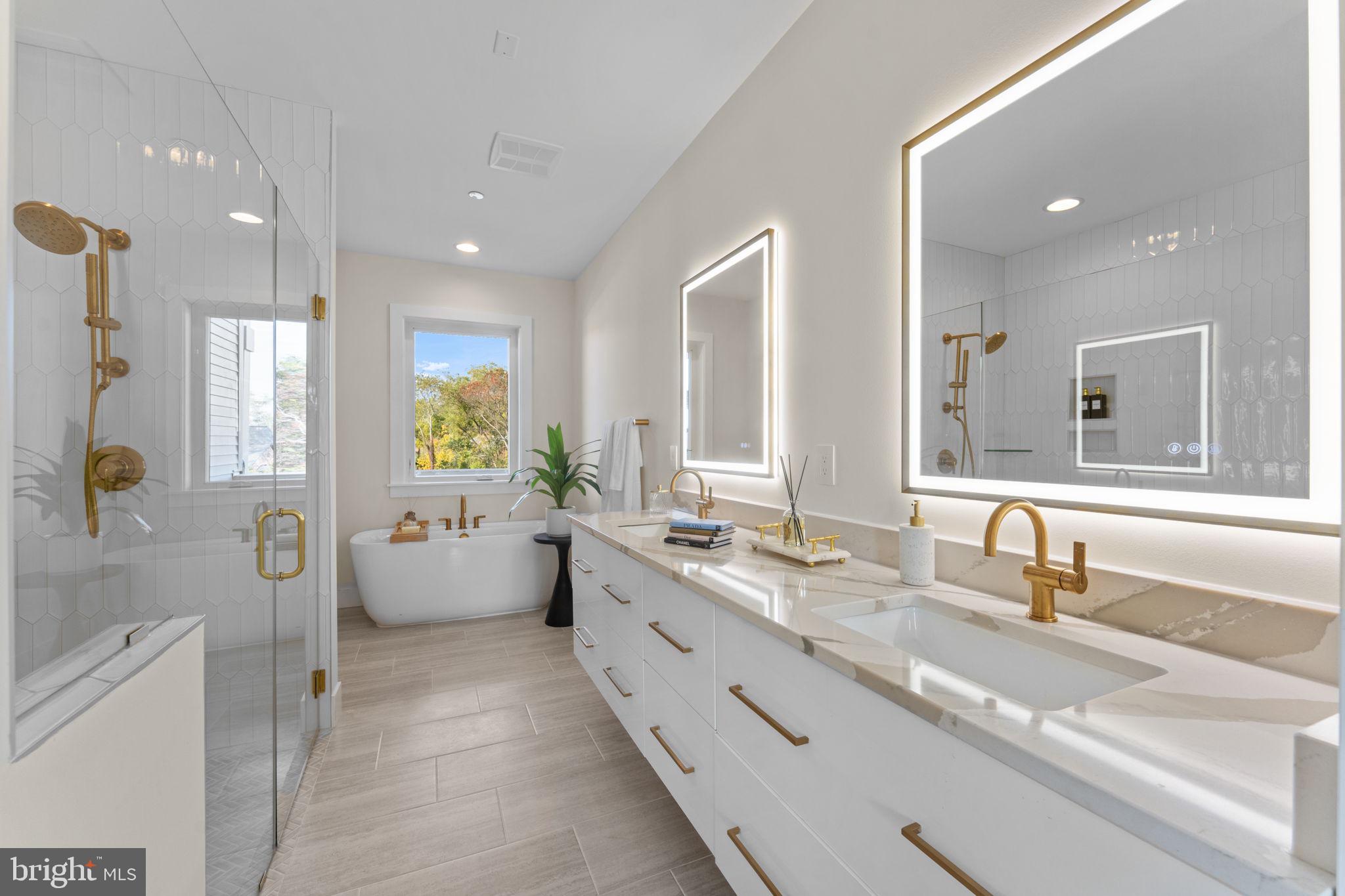 CHAIN BRIDGE - Residential