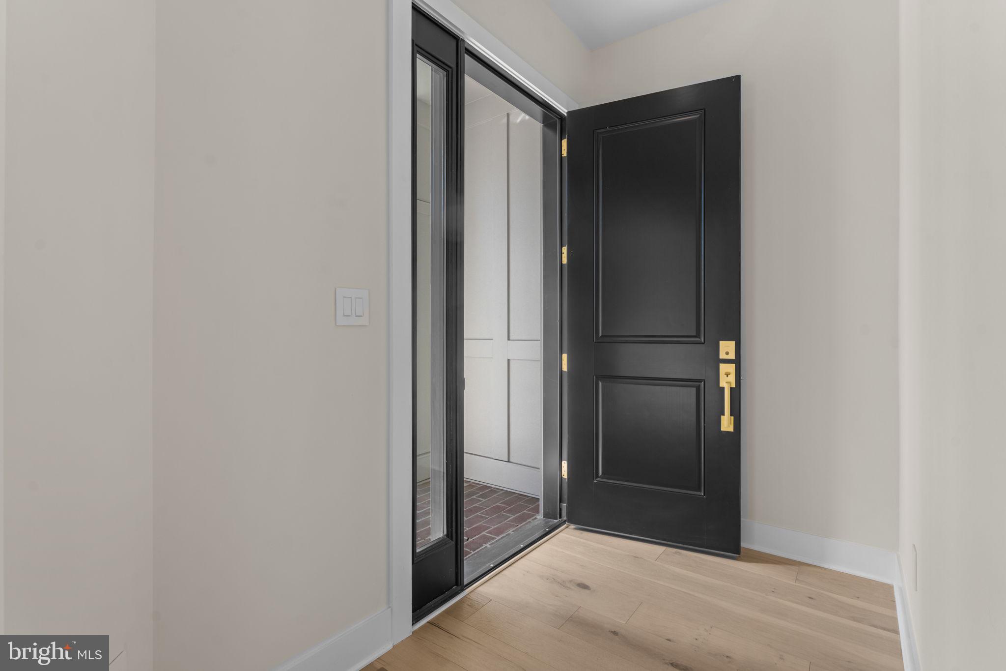 7047 LIBERTY LANE 32