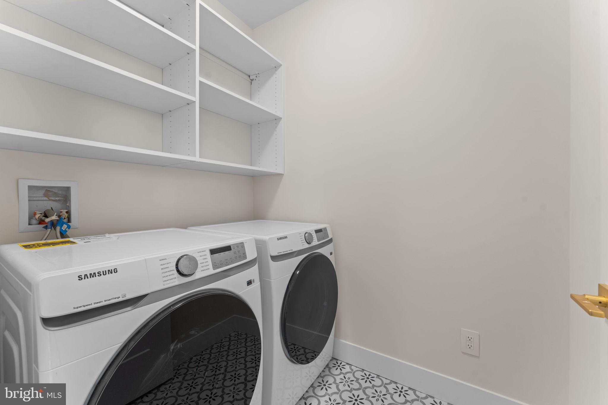 CHAIN BRIDGE - Residential