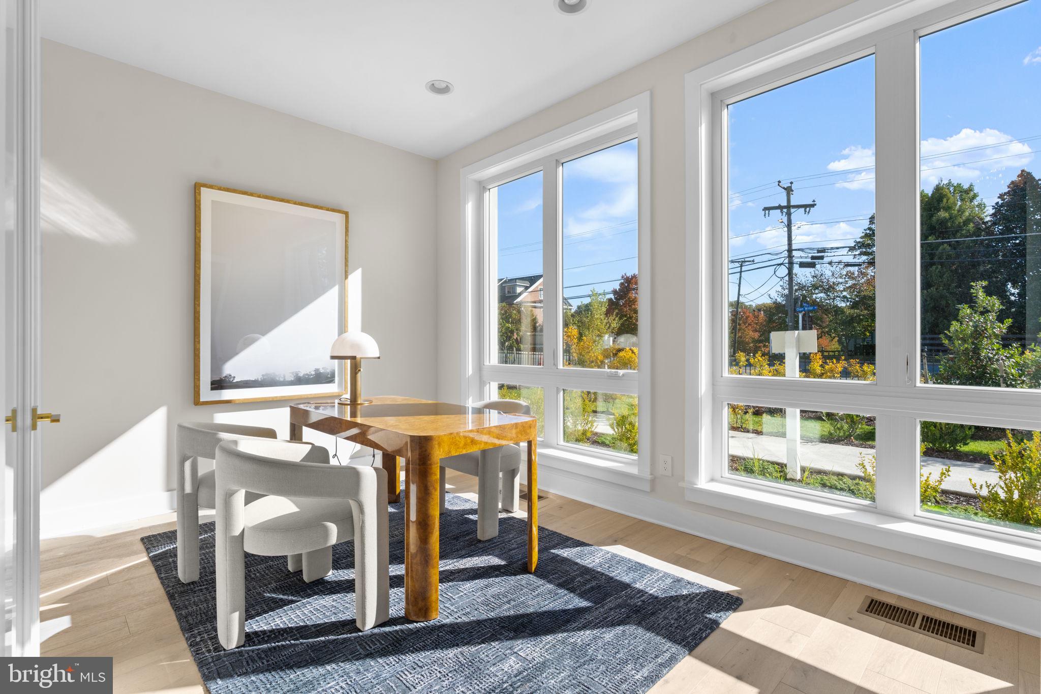 CHAIN BRIDGE - Residential