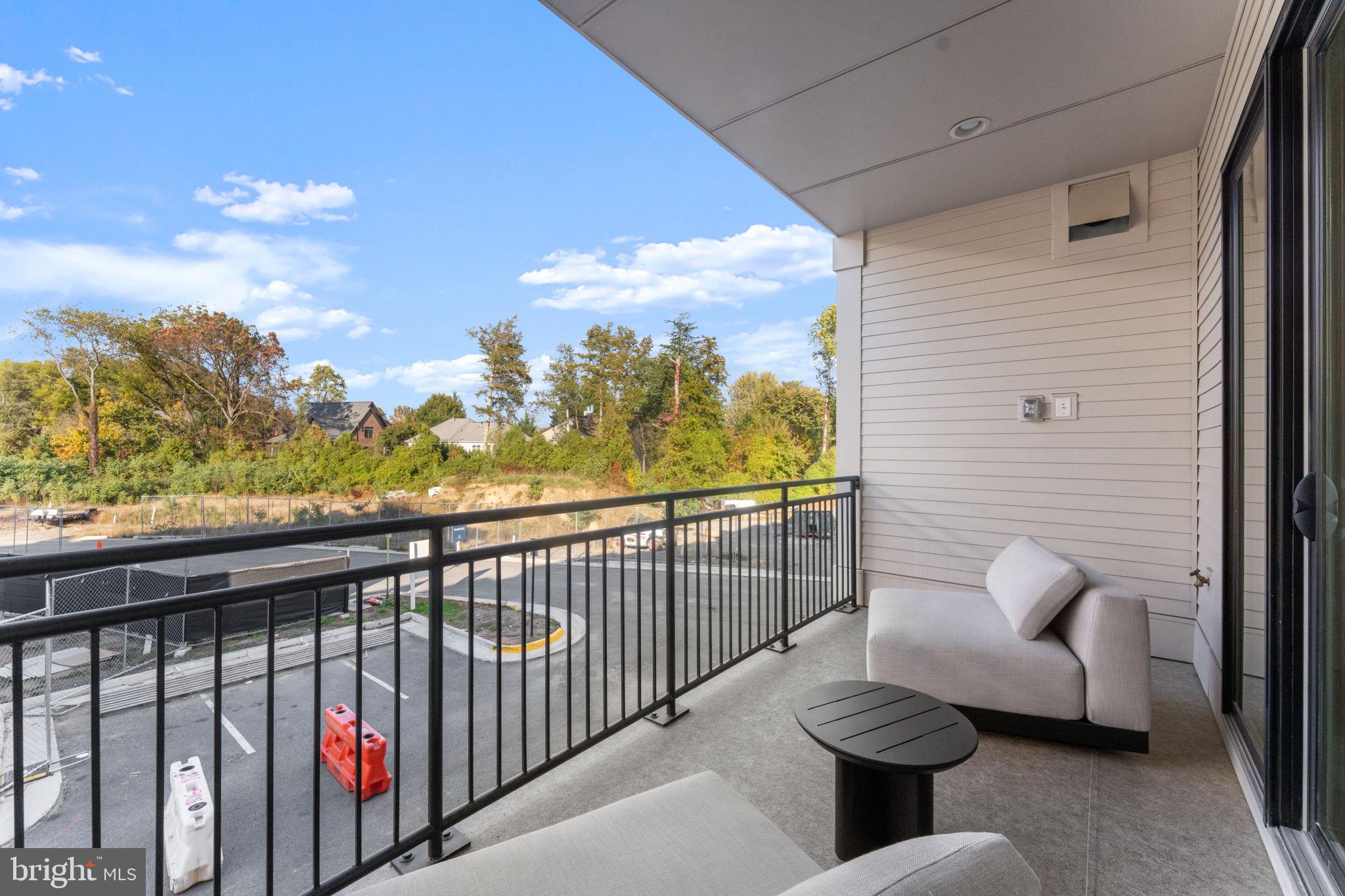 CHAIN BRIDGE - Residential