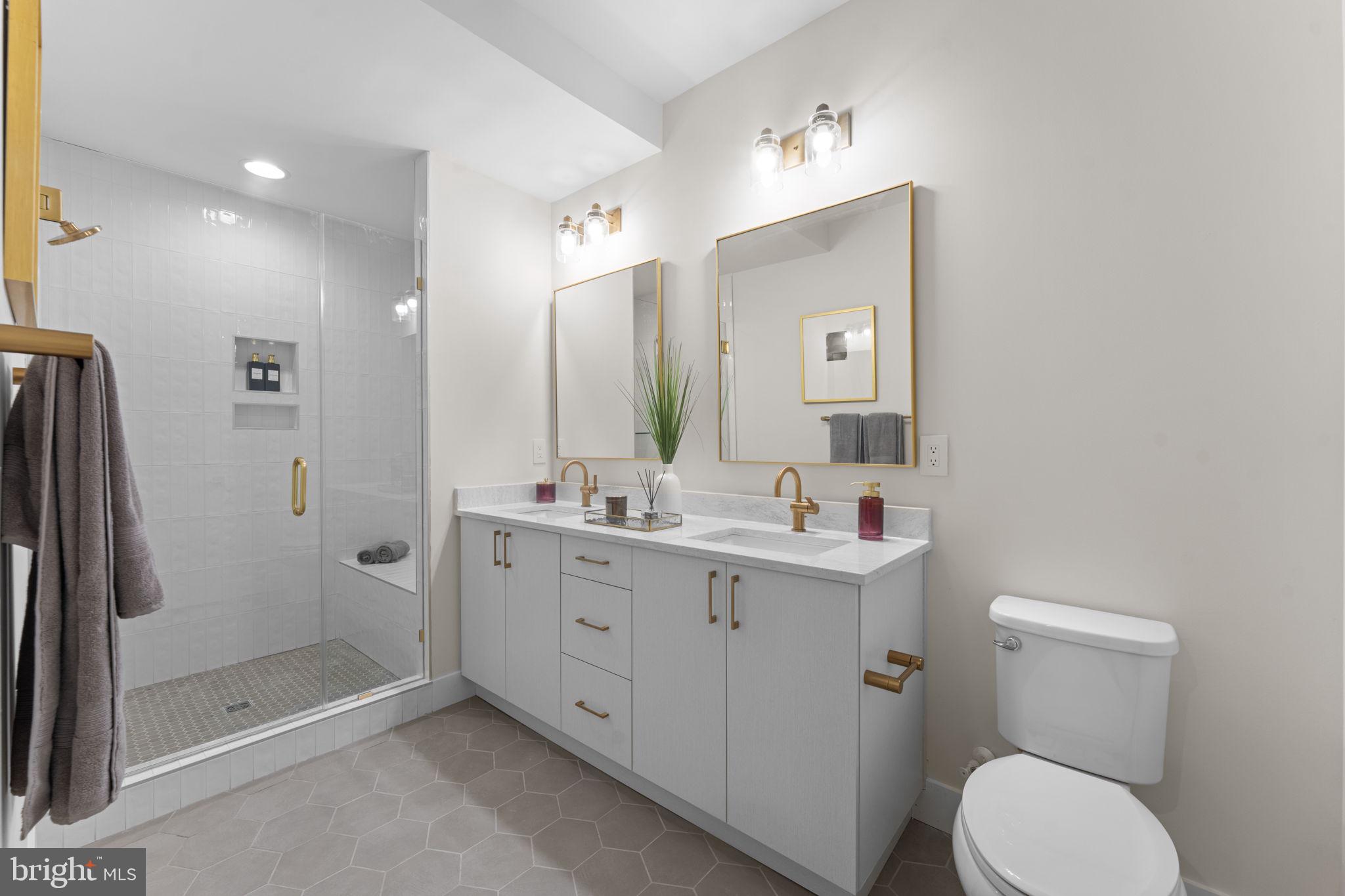 CHAIN BRIDGE - Residential