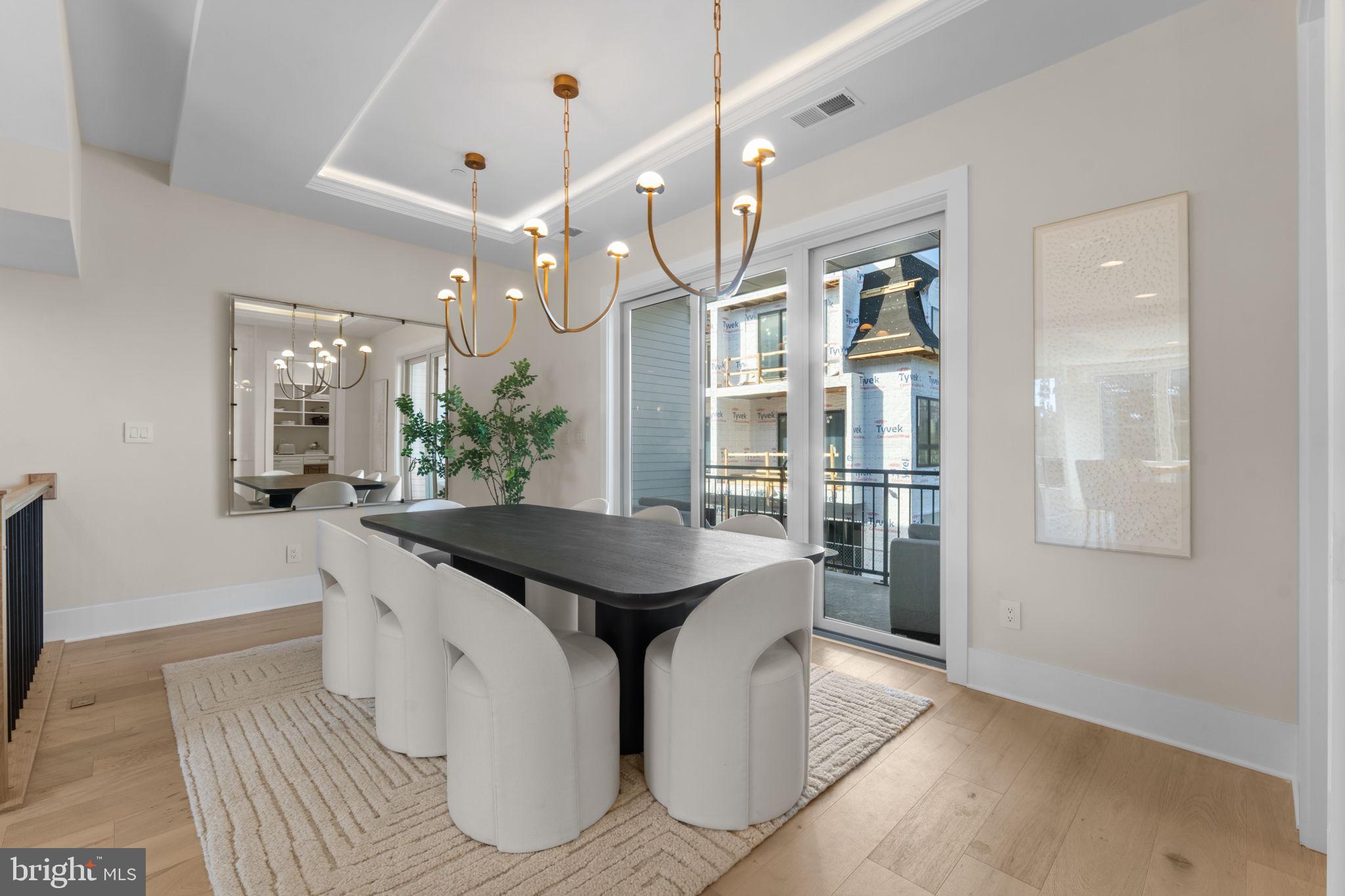 CHAIN BRIDGE - Residential