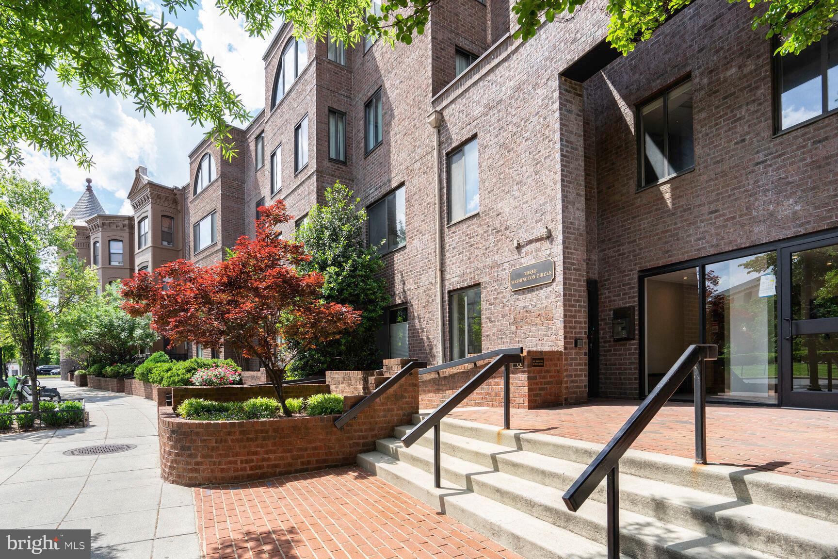 3 WASHINGTON CIRCLE NW G2