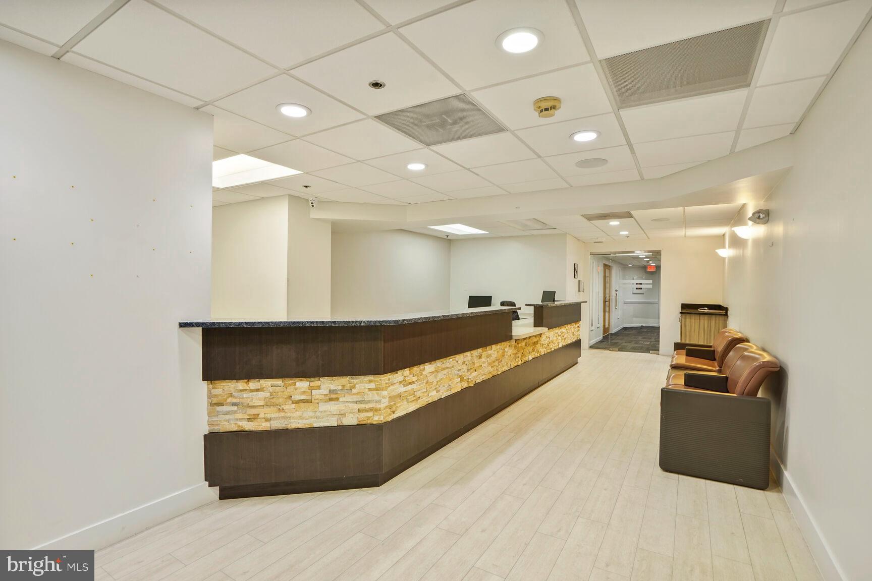 3 WASHINGTON CIRCLE NW G2
