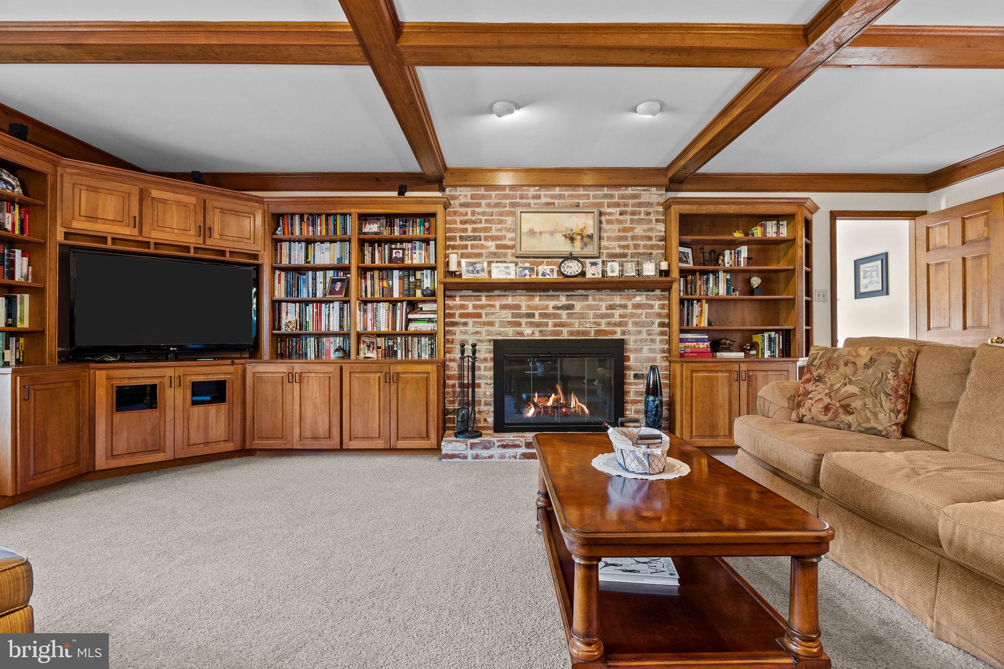 WOODS OF PEBBLE HI - Residential