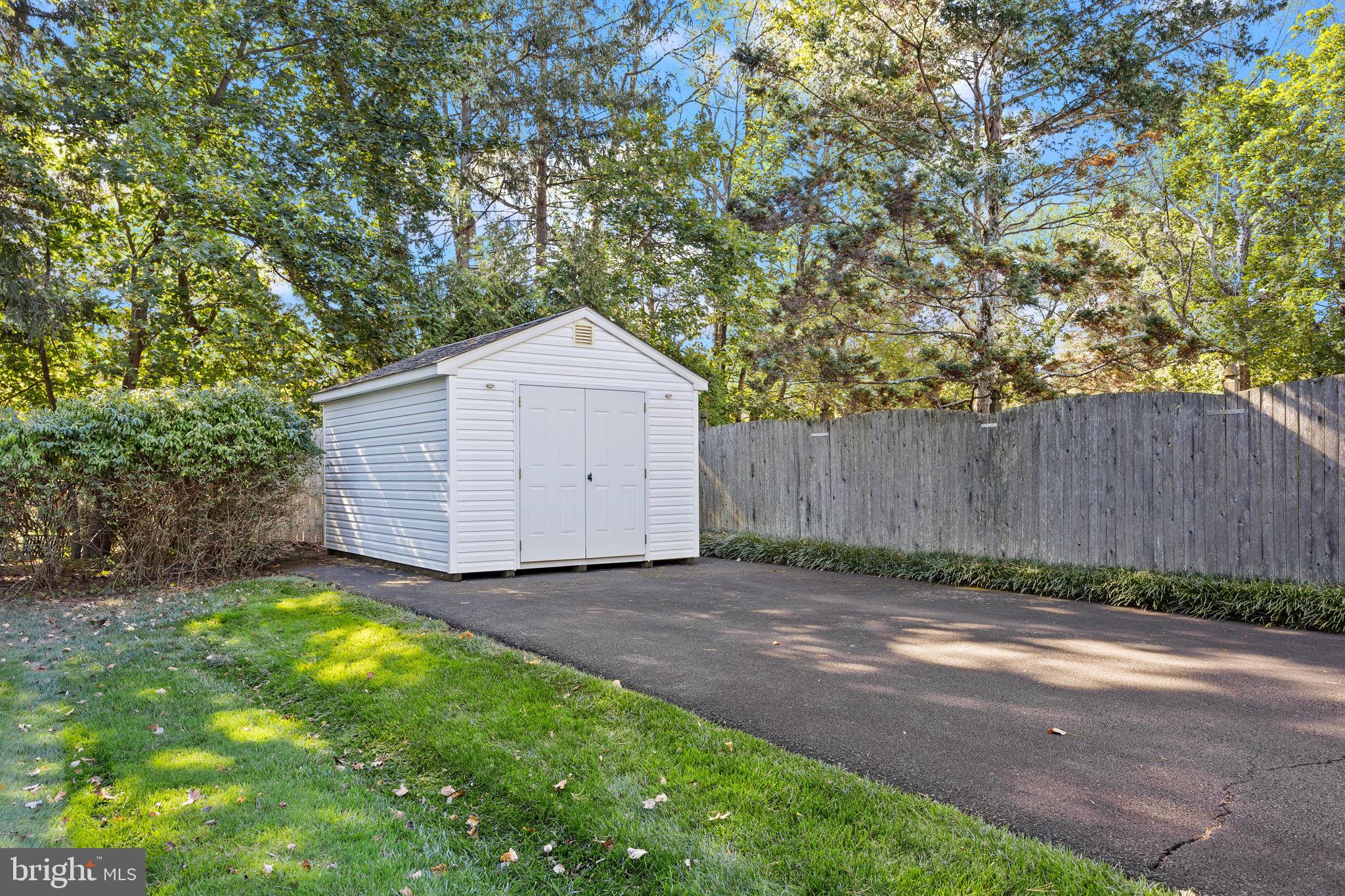 WOODS OF PEBBLE HI - Residential