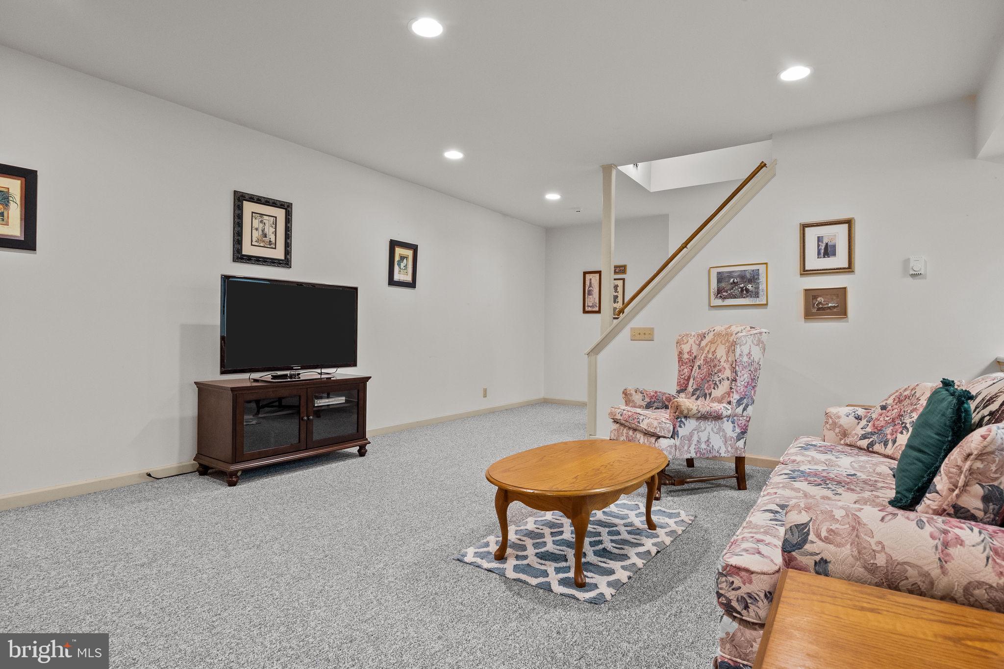 WOODS OF PEBBLE HI - Residential