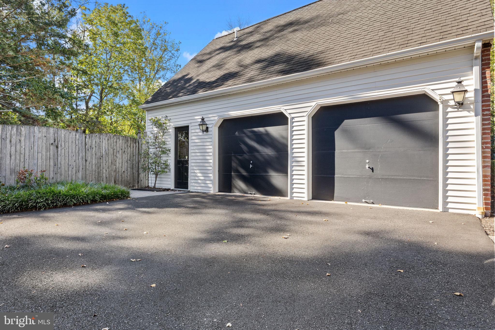 WOODS OF PEBBLE HI - Residential