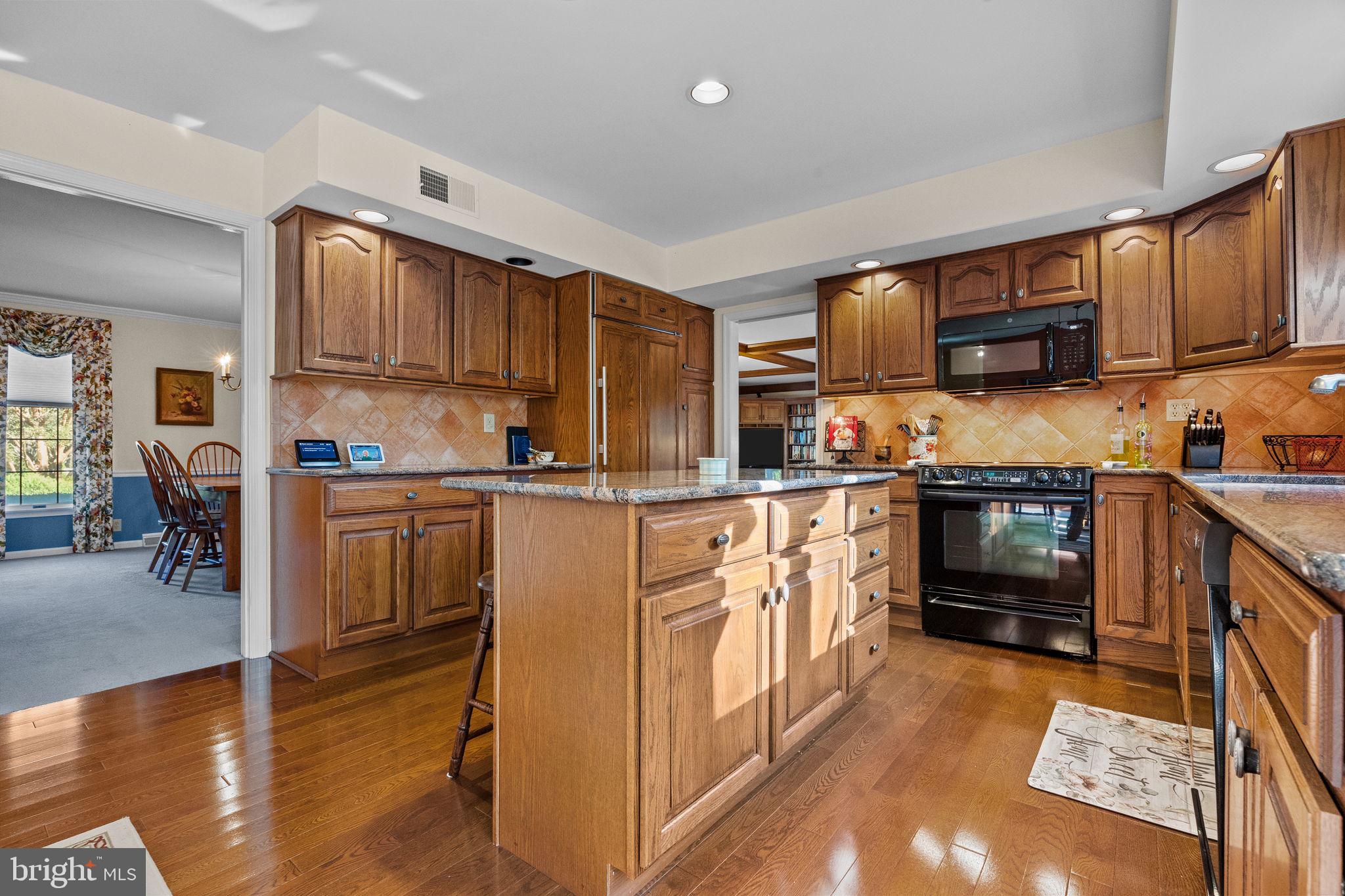 WOODS OF PEBBLE HI - Residential