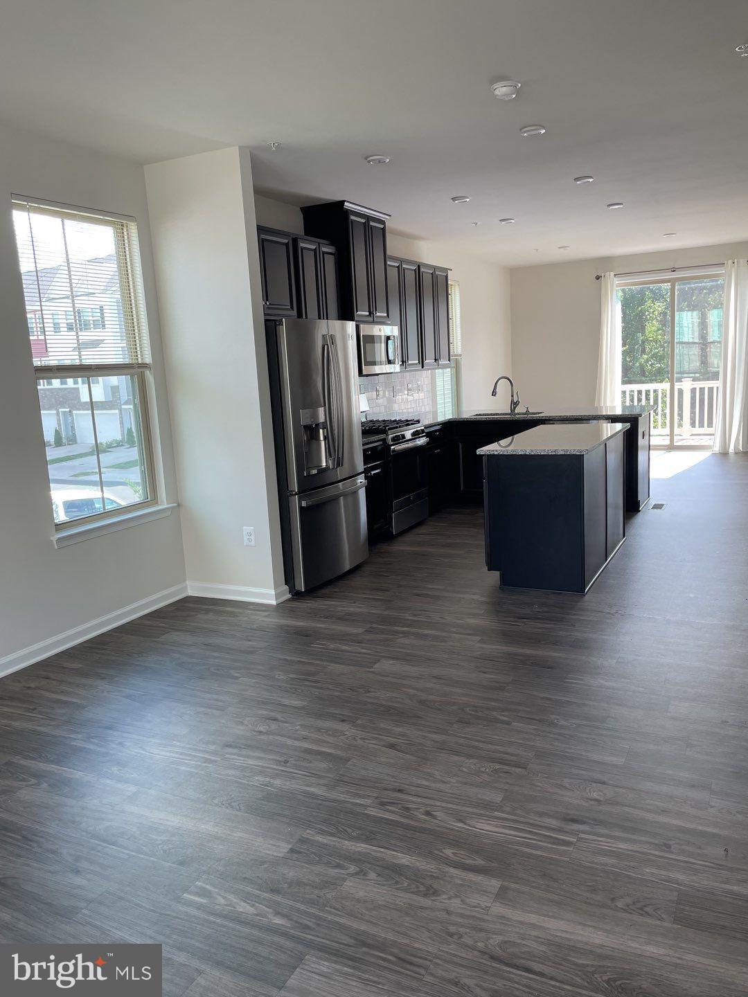 PARKSIDE - Residential Lease