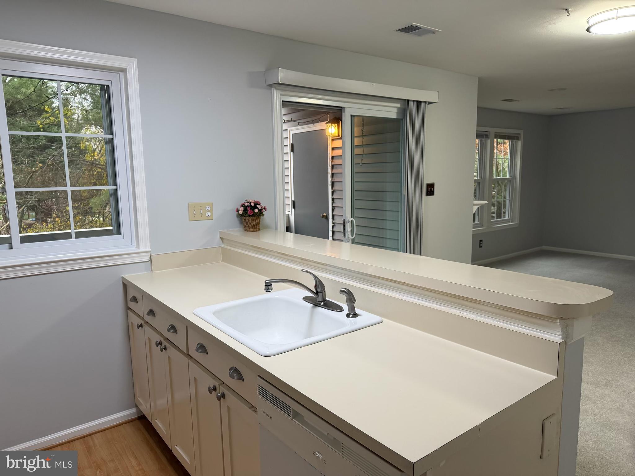 GRAYS POINTE - Residential Lease