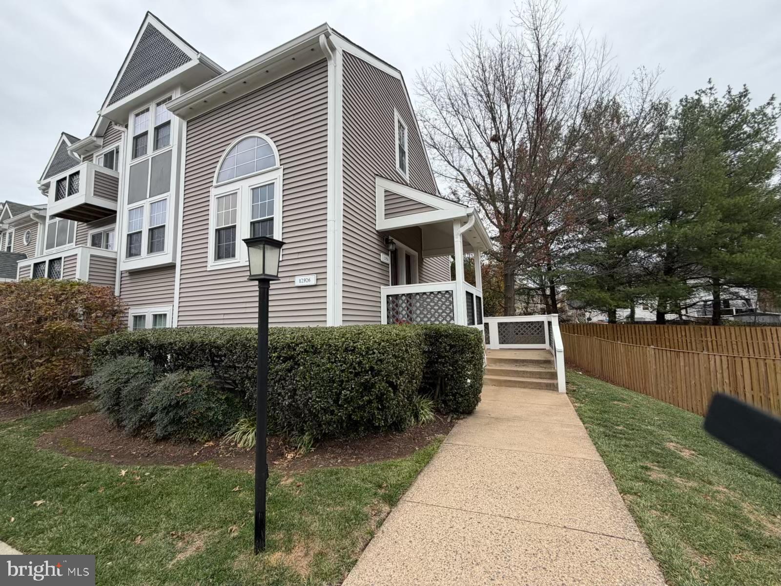 GRAYS POINTE - Residential Lease