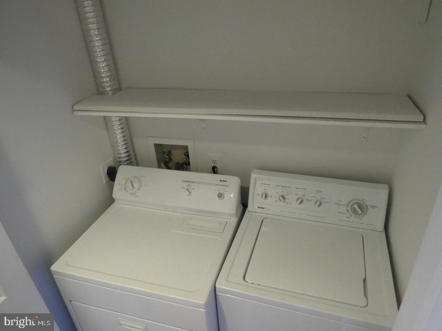 GRAYS POINTE - Residential Lease