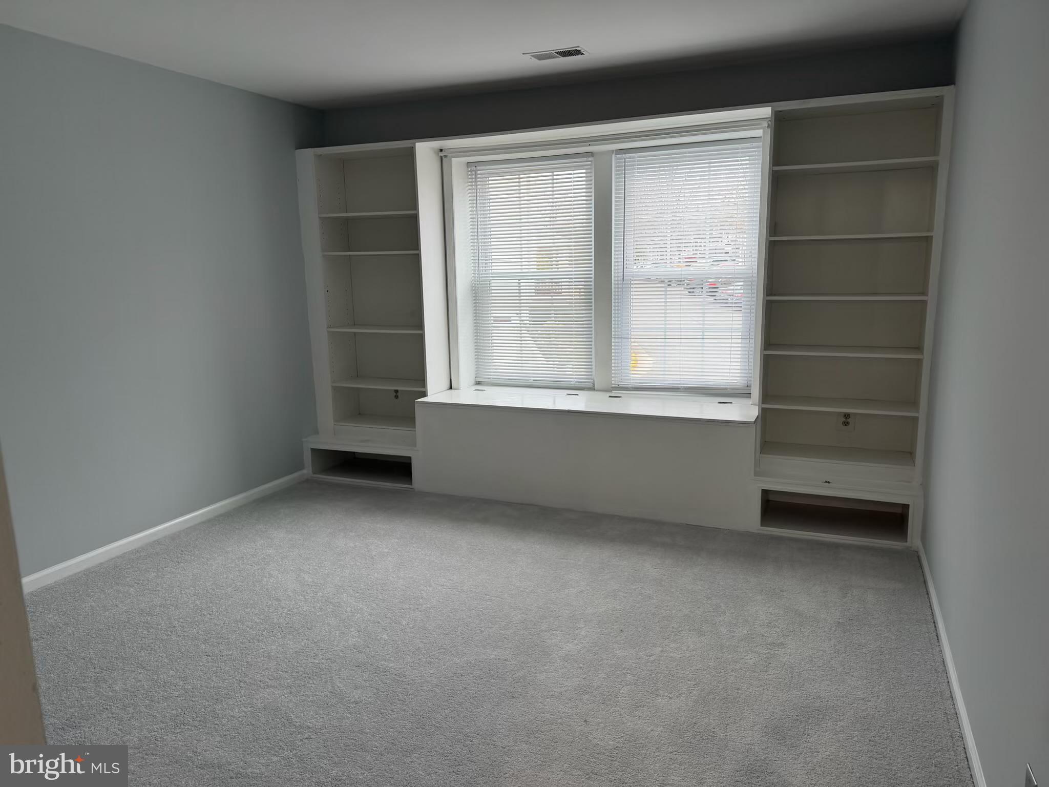 GRAYS POINTE - Residential Lease