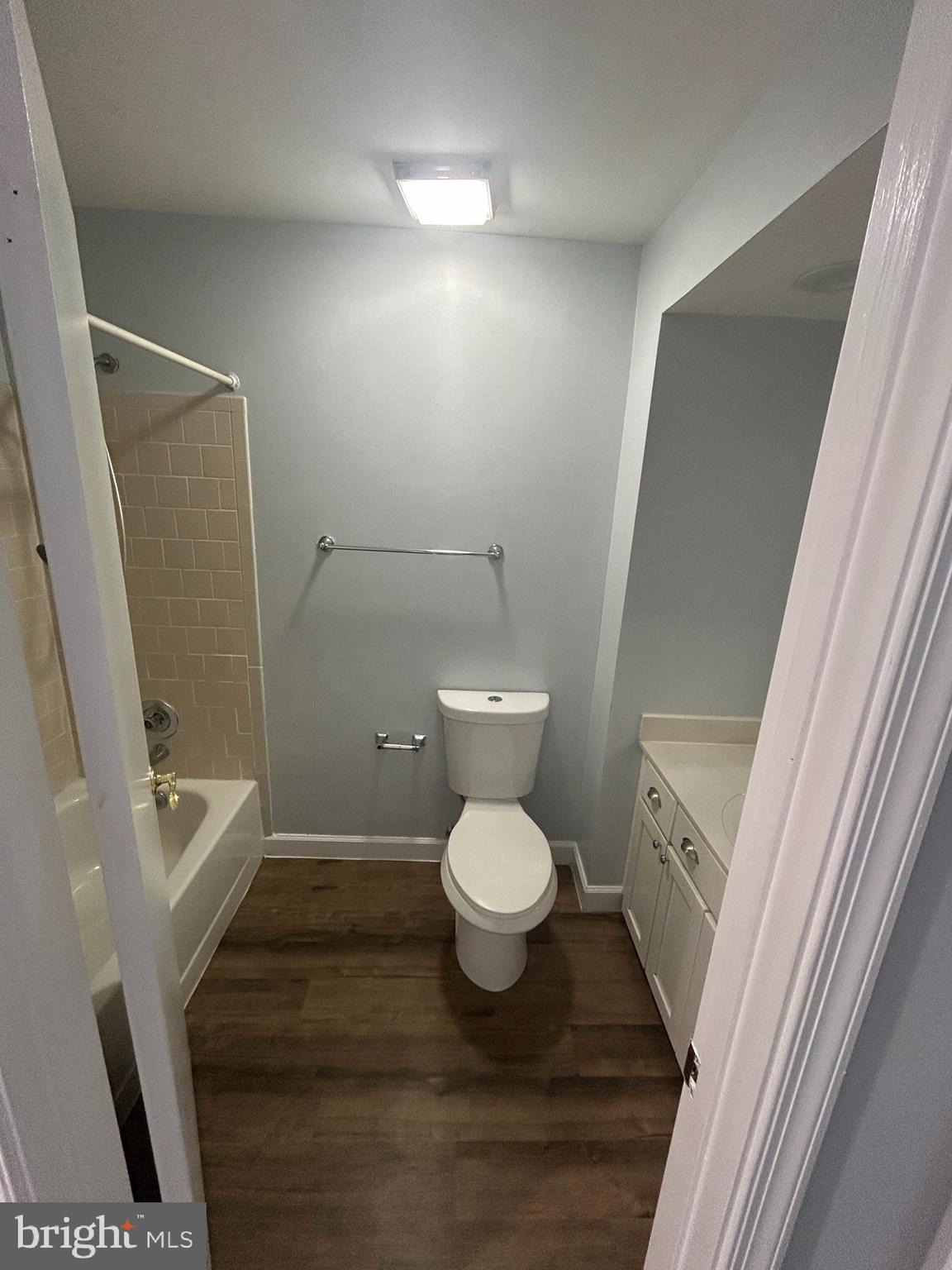 GRAYS POINTE - Residential Lease