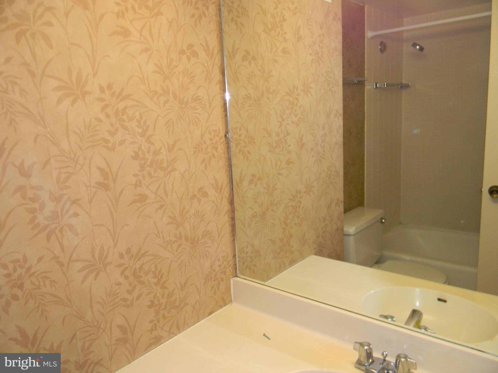 UNIVERSITY ONE CONDOMINIUMS - Residential