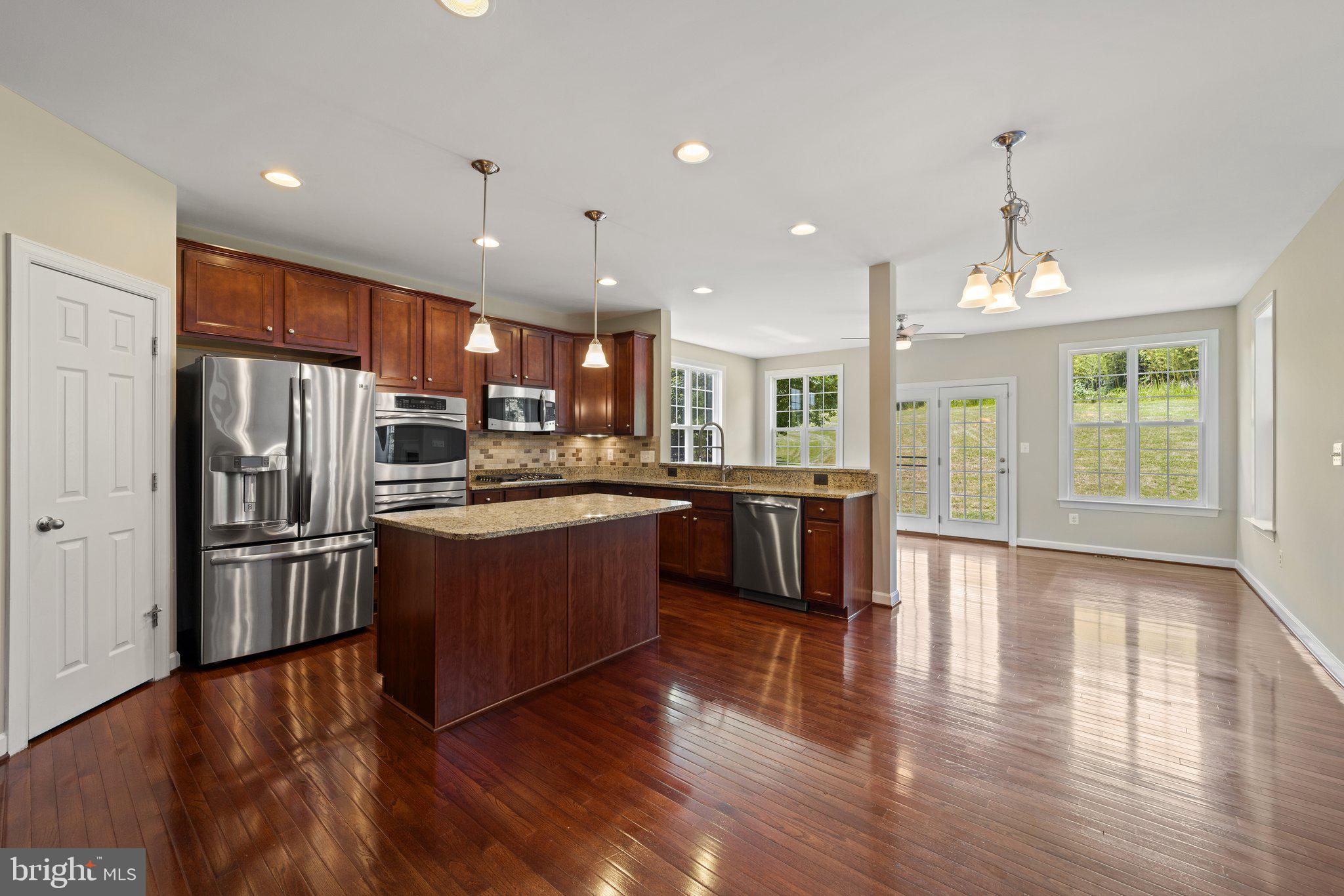 PMW FARMS - Residential