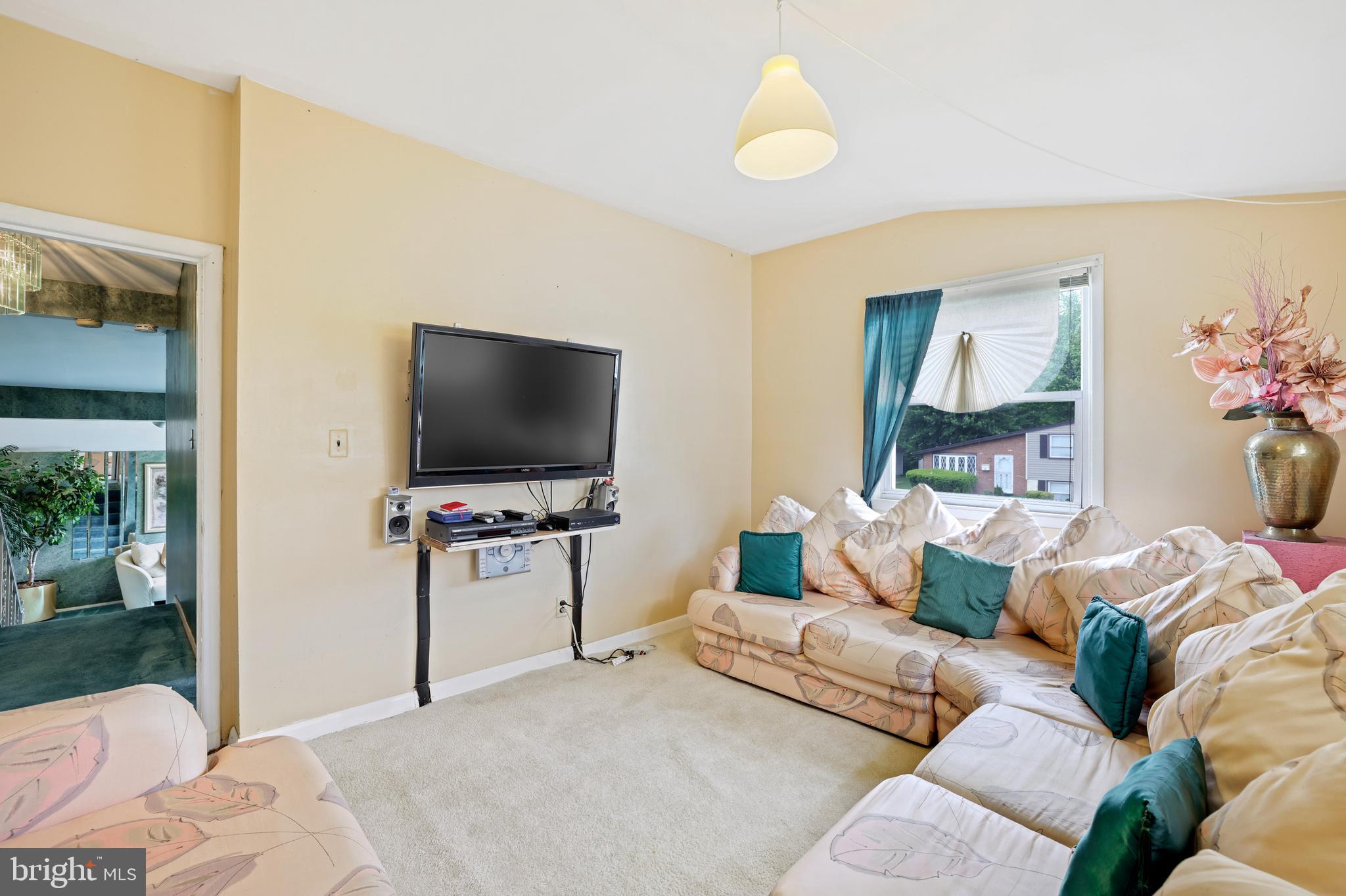 CROWN ESTATES - Residential