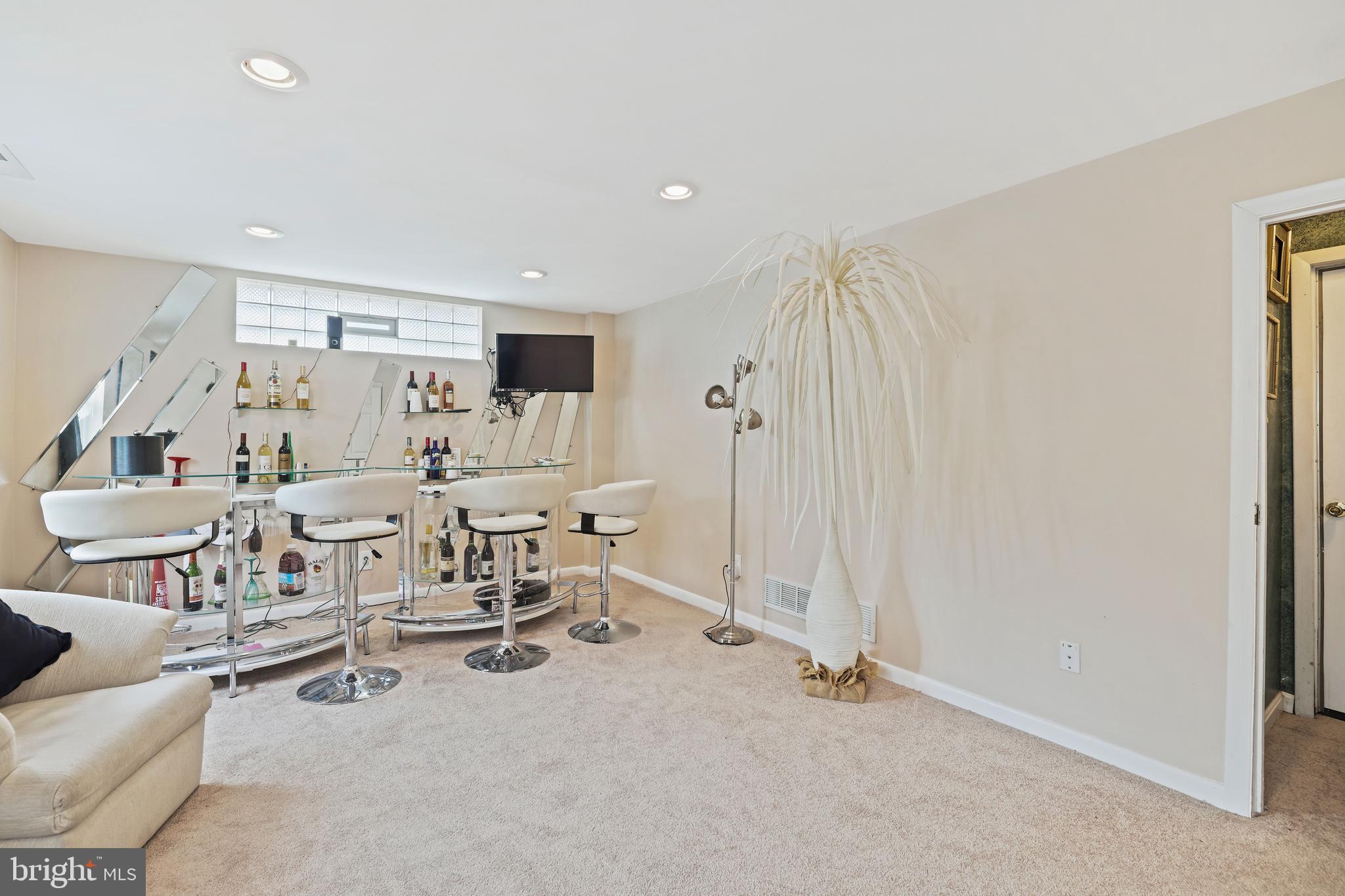 CROWN ESTATES - Residential