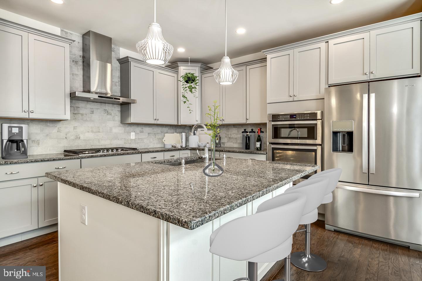 RAVENSCLIFF - Residential