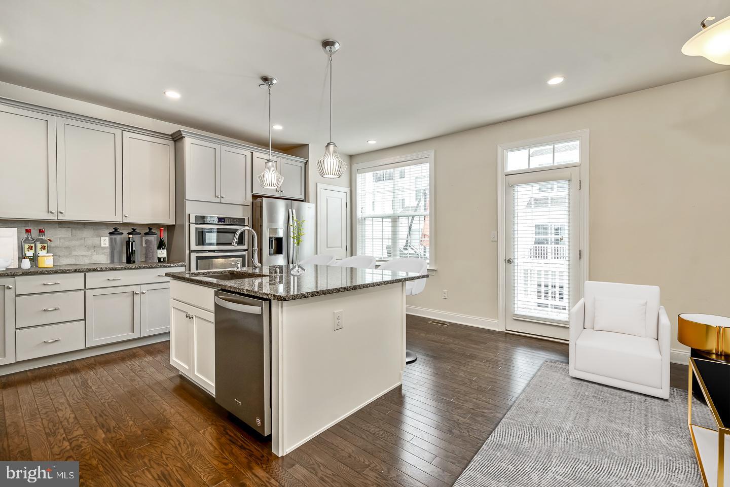 RAVENSCLIFF - Residential