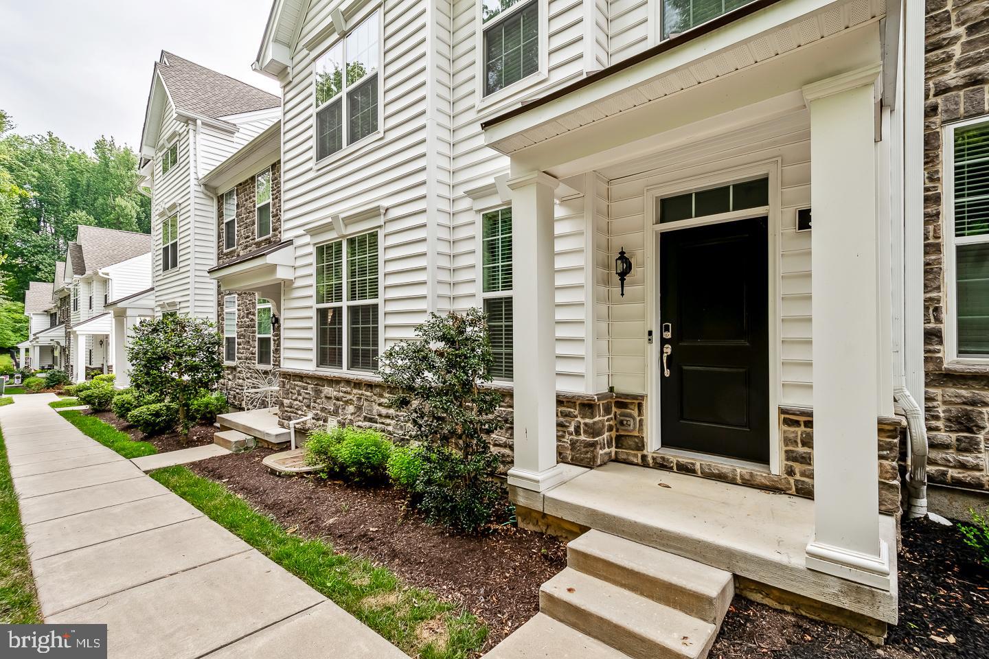 RAVENSCLIFF - Residential