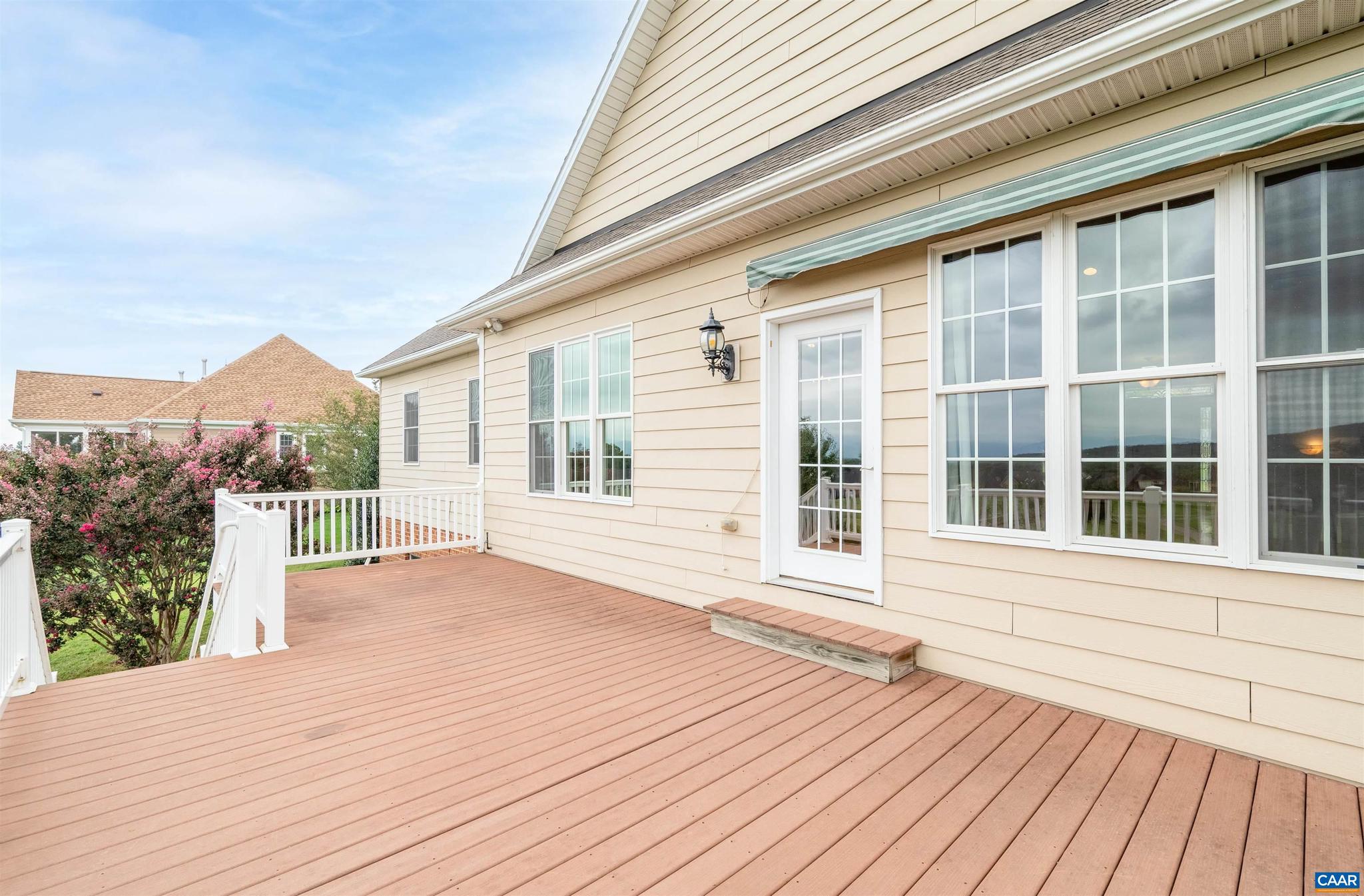 CROSSROADS FARM - Residential