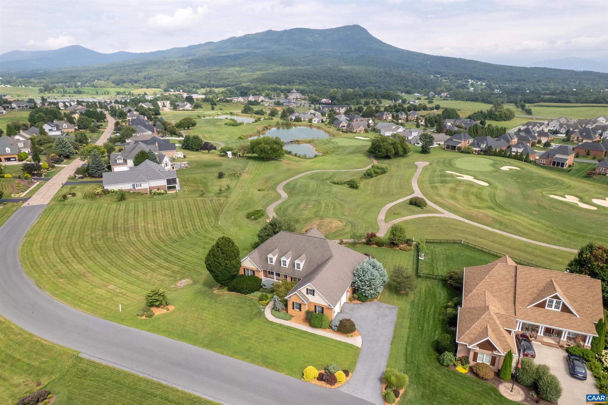 CROSSROADS FARM - Residential