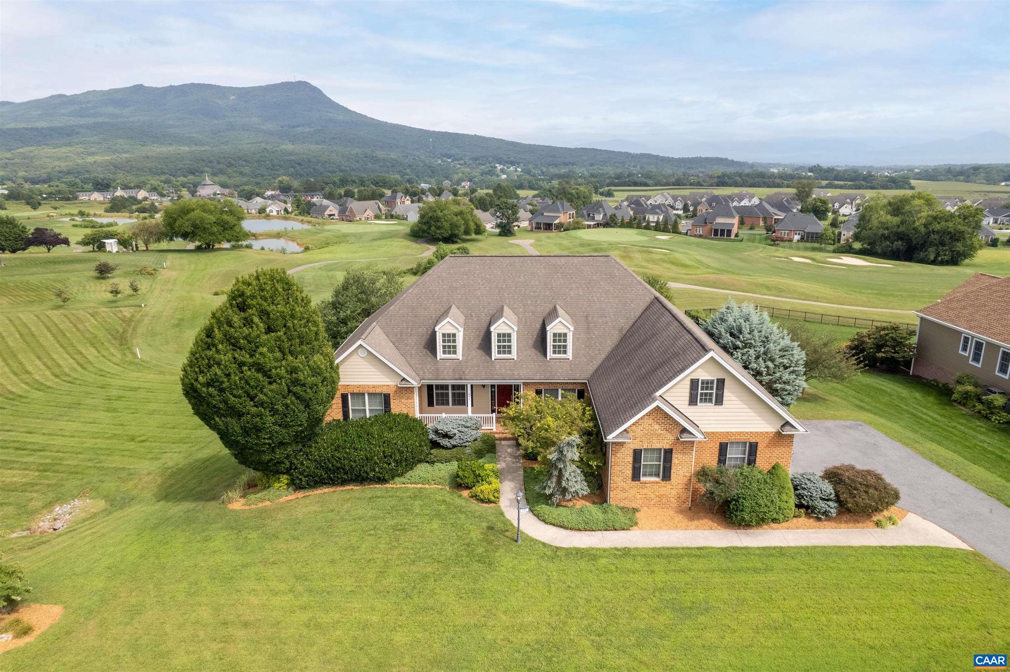 CROSSROADS FARM - Residential