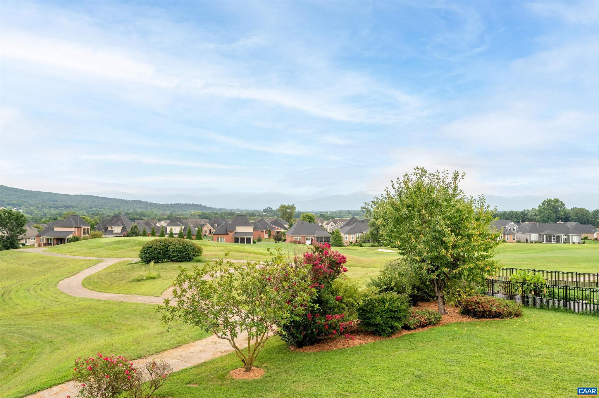 CROSSROADS FARM - Residential