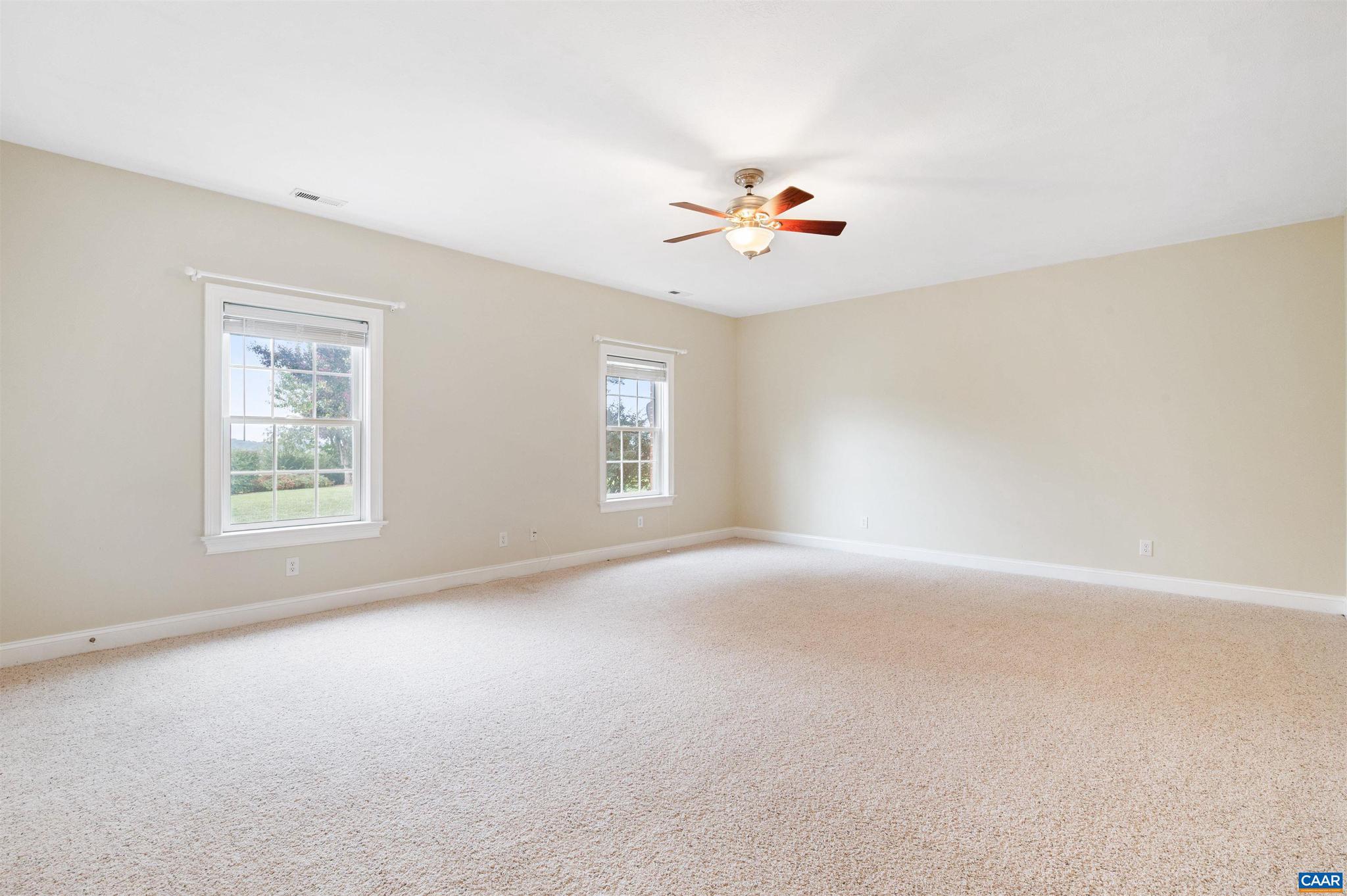 CROSSROADS FARM - Residential