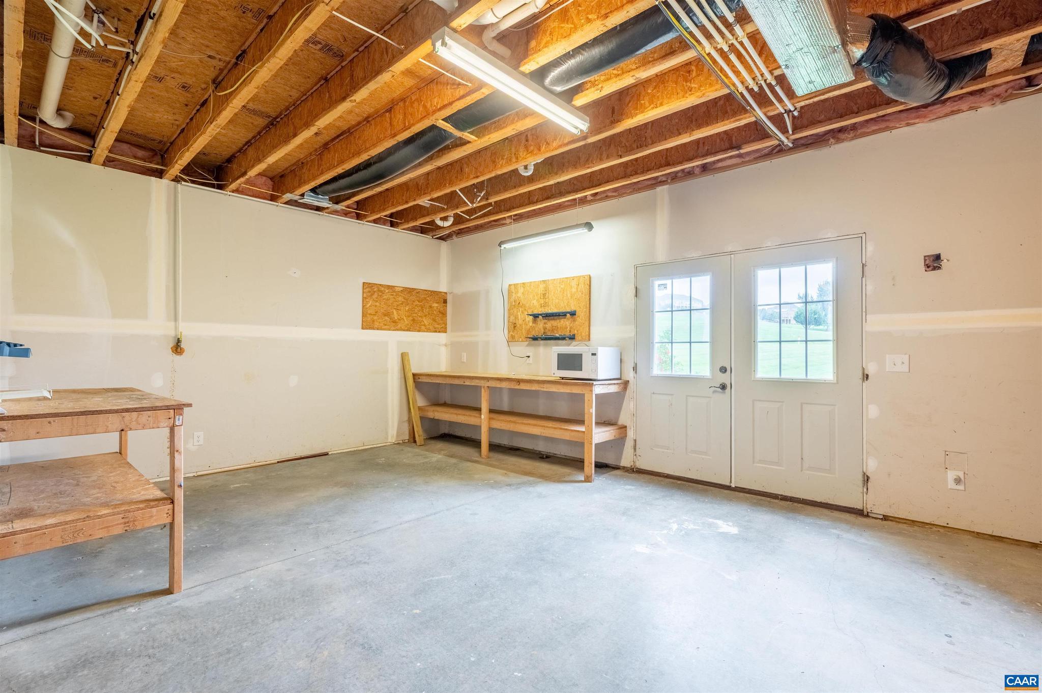 CROSSROADS FARM - Residential